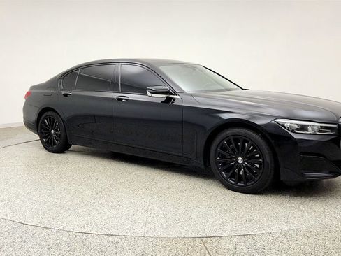Used 2022 BMW 740i xDrive w/ Premium Package AWD/4WD image 3