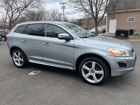 Used 2010 Volvo XC60 T6 R-Design image 4