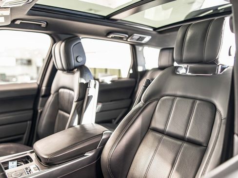 Used 2019 Land Rover Range Rover Sport HSE image 18