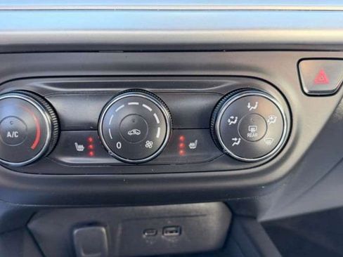 Used 2024 Chevrolet Trax RS image 27