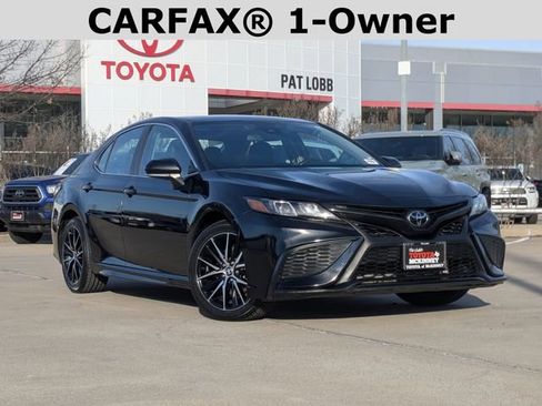 Used 2024 Toyota Camry SE image 2