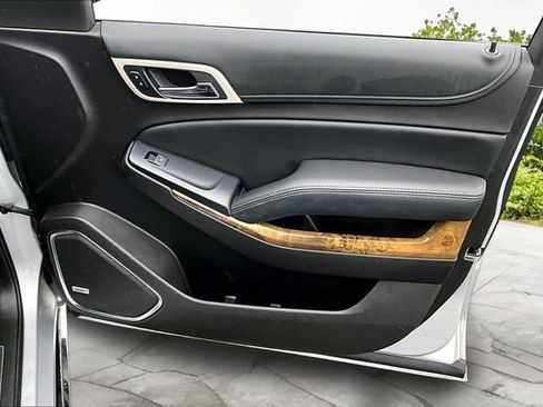 Used 2016 GMC Yukon Denali w/ Open Road Package image 22