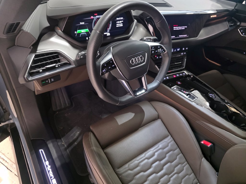 Certified 2023 Audi e-tron GT Prestige AWD/4WD image 18