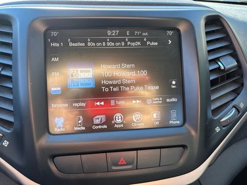 Used 2015 Jeep Cherokee Limited FWD image 26
