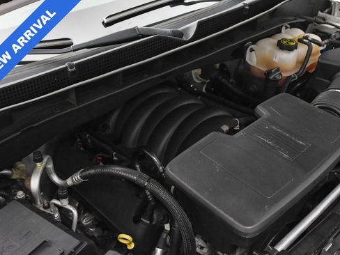 Used 2022 Cadillac Escalade ESV Premium Luxury image 33