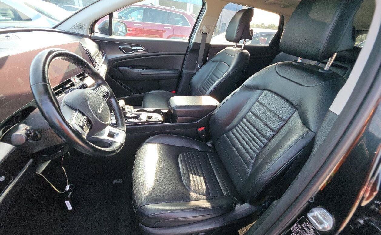 Used 2023 Kia Sportage SX FWD image 3