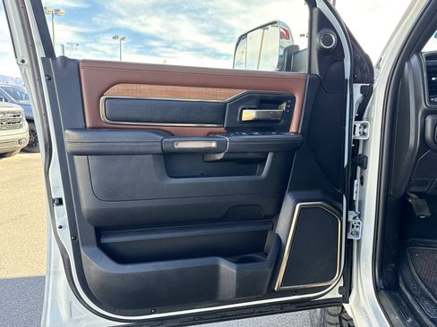Used 2022 RAM 2500 Limited image 17