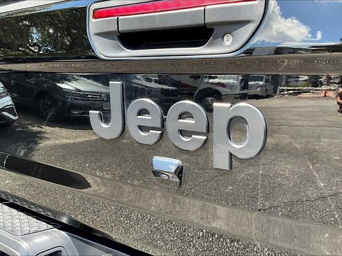 Used 2024 Jeep Gladiator Sport image 63