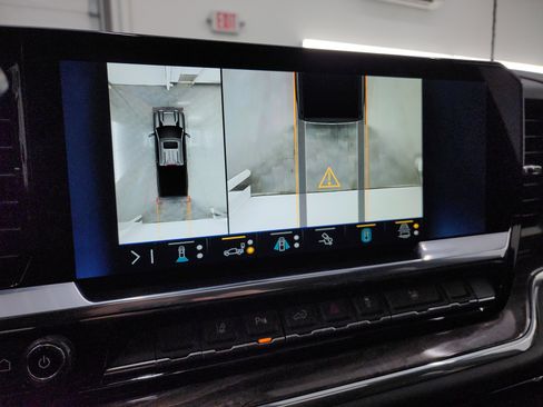 Used 2024 Chevrolet Silverado 2500 LTZ w/ LTZ Premium Package image 18