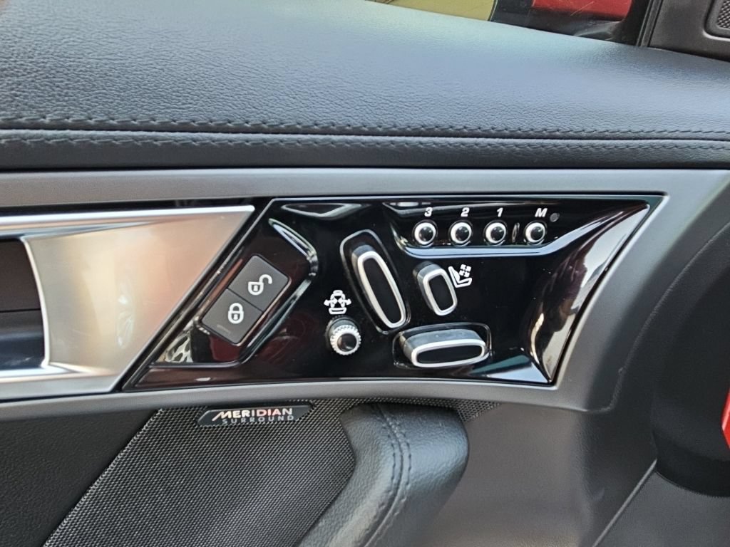Used 2017 Jaguar F-TYPE Coupe RWD image 24