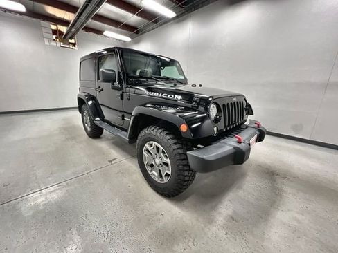 Used 2017 Jeep Wrangler Rubicon w/ Power Convenience Group AWD/4WD image 2