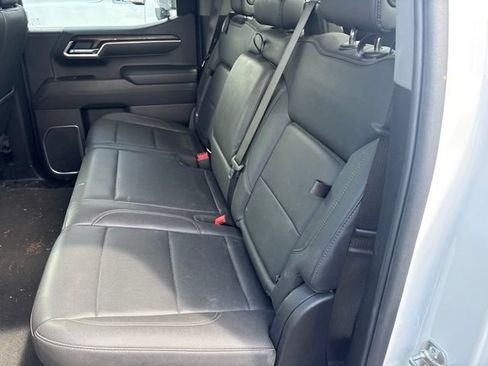 Used 2025 GMC Sierra 1500 SLT AWD/4WD image 9