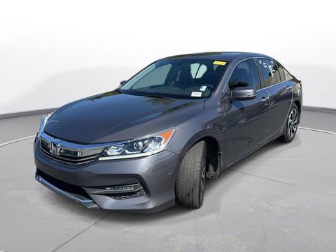Used 2017 Honda Accord EX-L image 2
