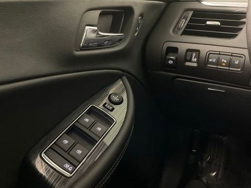 Used 2016 Chevrolet Impala LT w/ Convenience Package image 19