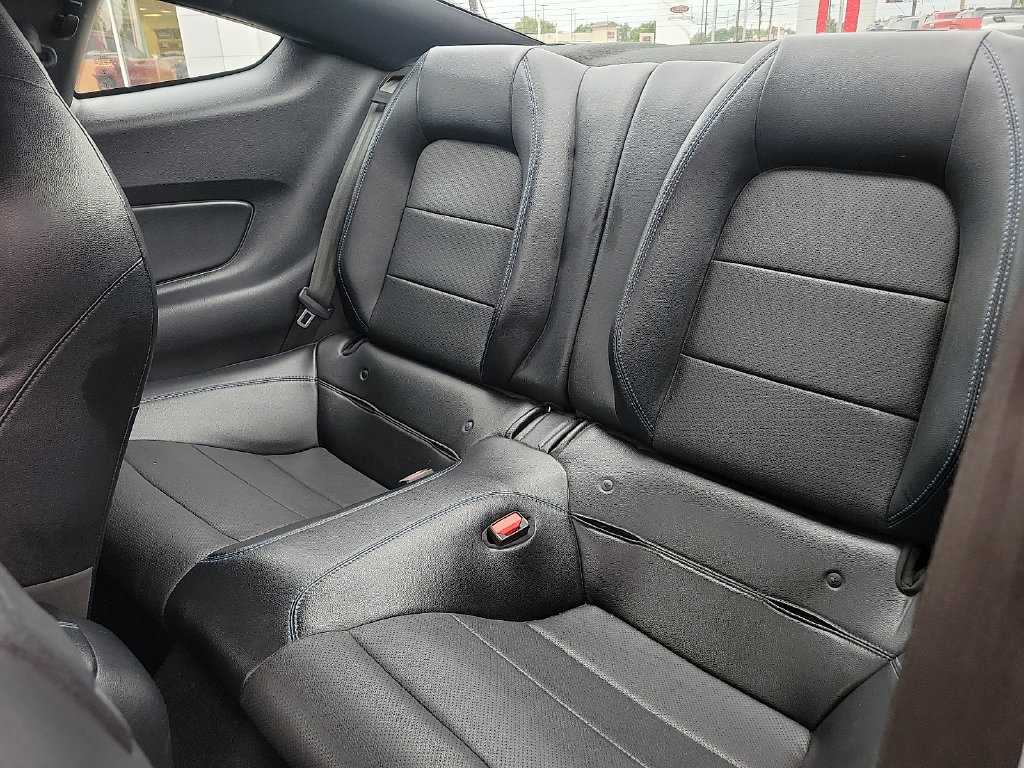 Used 2021 Ford Mustang GT Premium w/ Equipment Group 401A RWD image 19