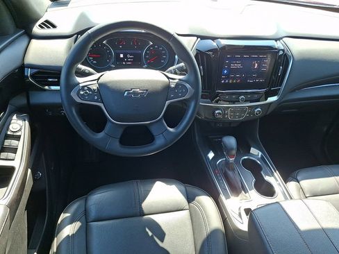 Used 2023 Chevrolet Traverse RS AWD/4WD image 2