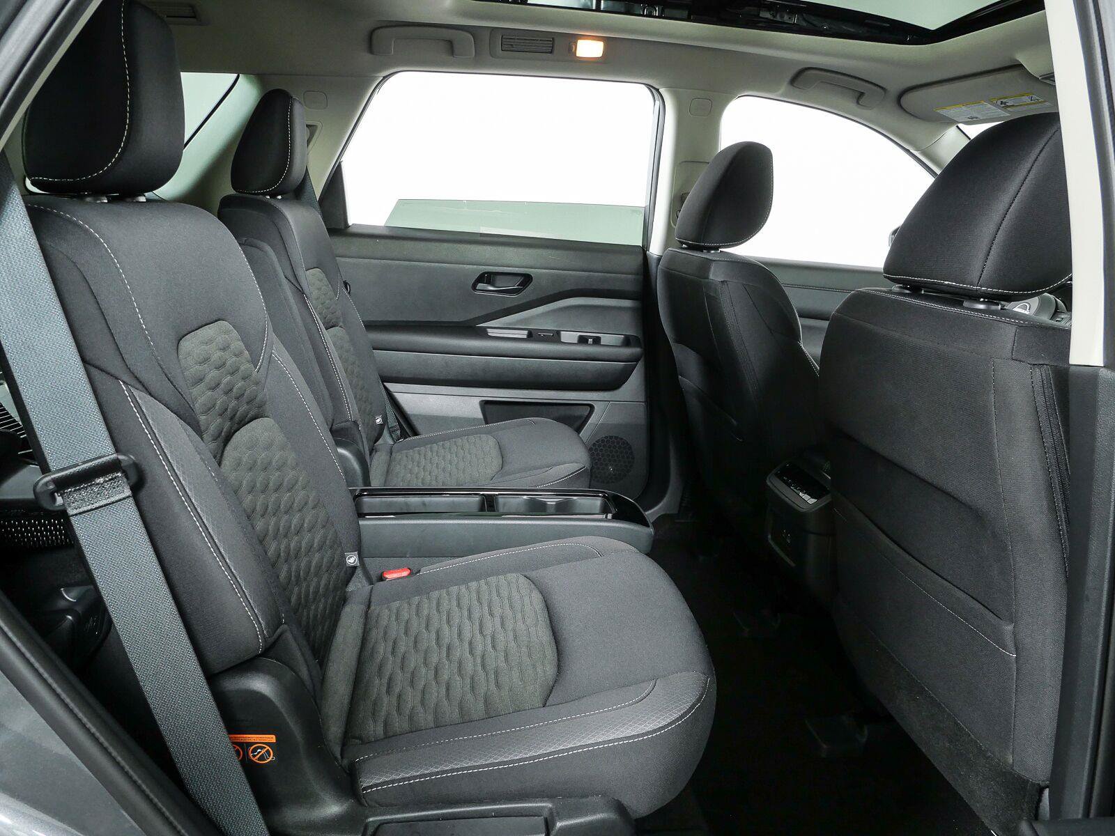 Used 2023 Nissan Pathfinder SV w/ SV Premium Package FWD image 21