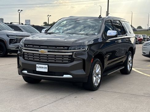 Used 2021 Chevrolet Tahoe Premier w/ Premium Package AWD/4WD image 15