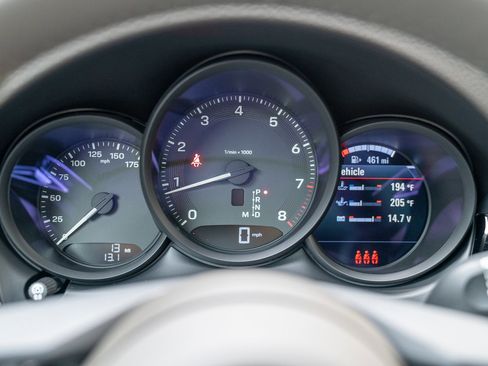 Certified 2026 Porsche Macan image 14