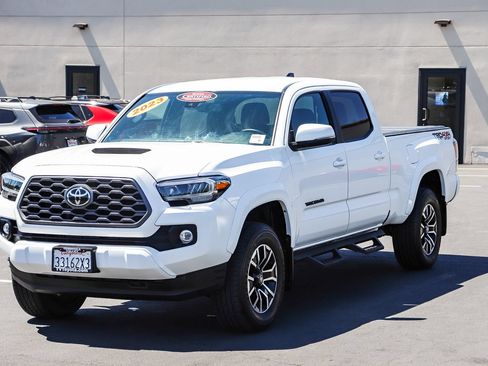 Certified 2023 Toyota Tacoma TRD Sport w/ Black Out Package (TMS) AWD/4WD image 3