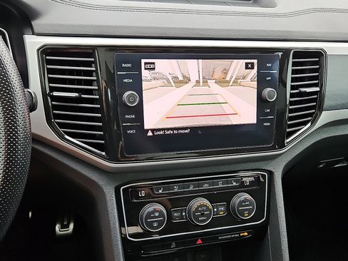 Certified 2022 Volkswagen Atlas SEL Premium image 18