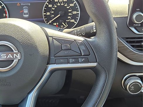 Used 2025 Nissan Altima 2.5 SV image 20