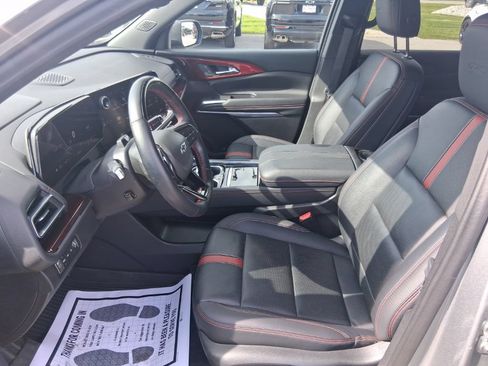 Used 2024 Chevrolet Traverse RS w/ LPO, Floor Liner Package AWD/4WD image 15