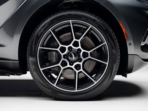 Used 2021 Aston Martin DBX image 37