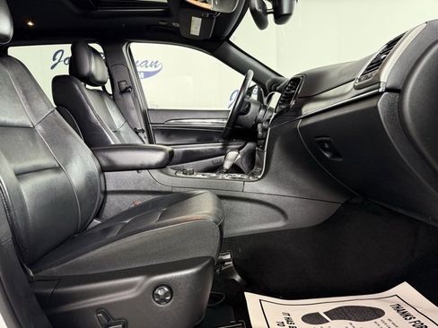Used 2022 Jeep Grand Cherokee Limited w/ Tech Group image 19