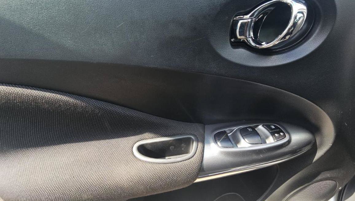Used 2014 Nissan Juke S FWD image 11