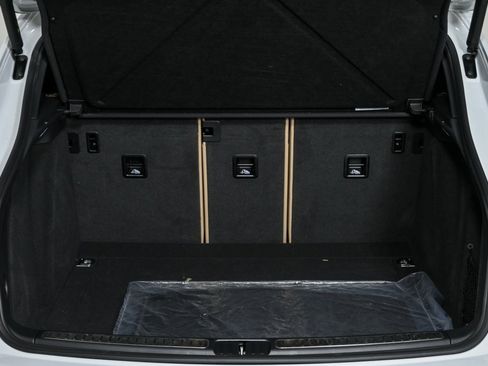 Certified 2025 Porsche Macan image 31