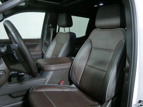 Used 2024 GMC Sierra 1500 Denali AWD/4WD image 12