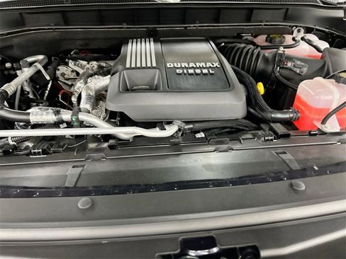 Used 2025 Chevrolet Suburban RST w/ Comfort Package image 26