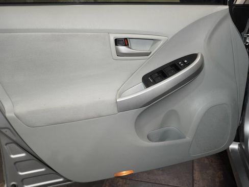 Used 2015 Toyota Prius Two FWD image 18