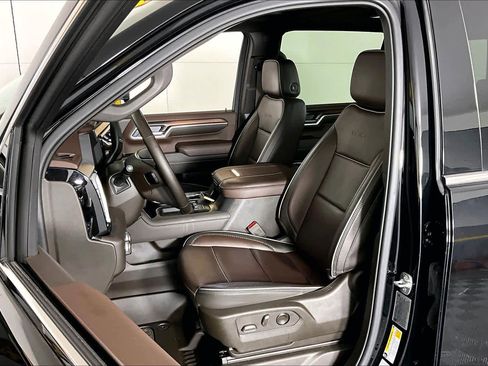 Certified 2025 GMC Sierra 3500 Denali w/ Denali Reserve Package image 7