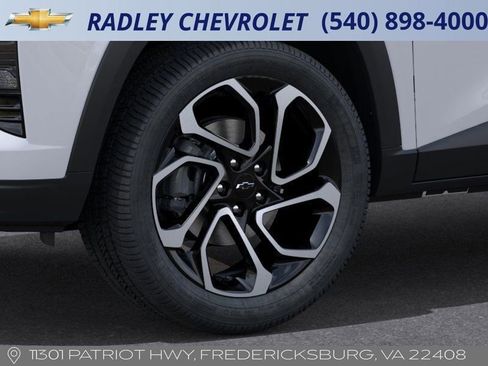 New 2026 Chevrolet Trax RS w/ Sunroof Package image 9