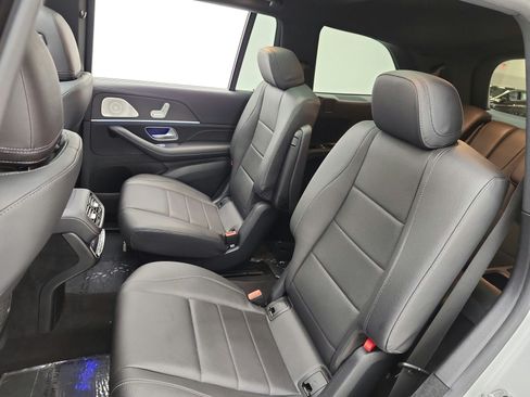 Used 2024 Mercedes-Benz GLS 450 4MATIC image 16