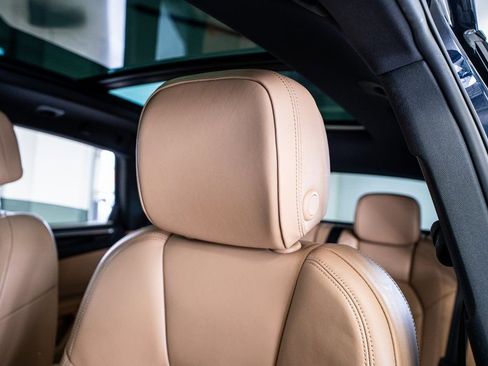 Used 2021 Porsche Macan S image 38