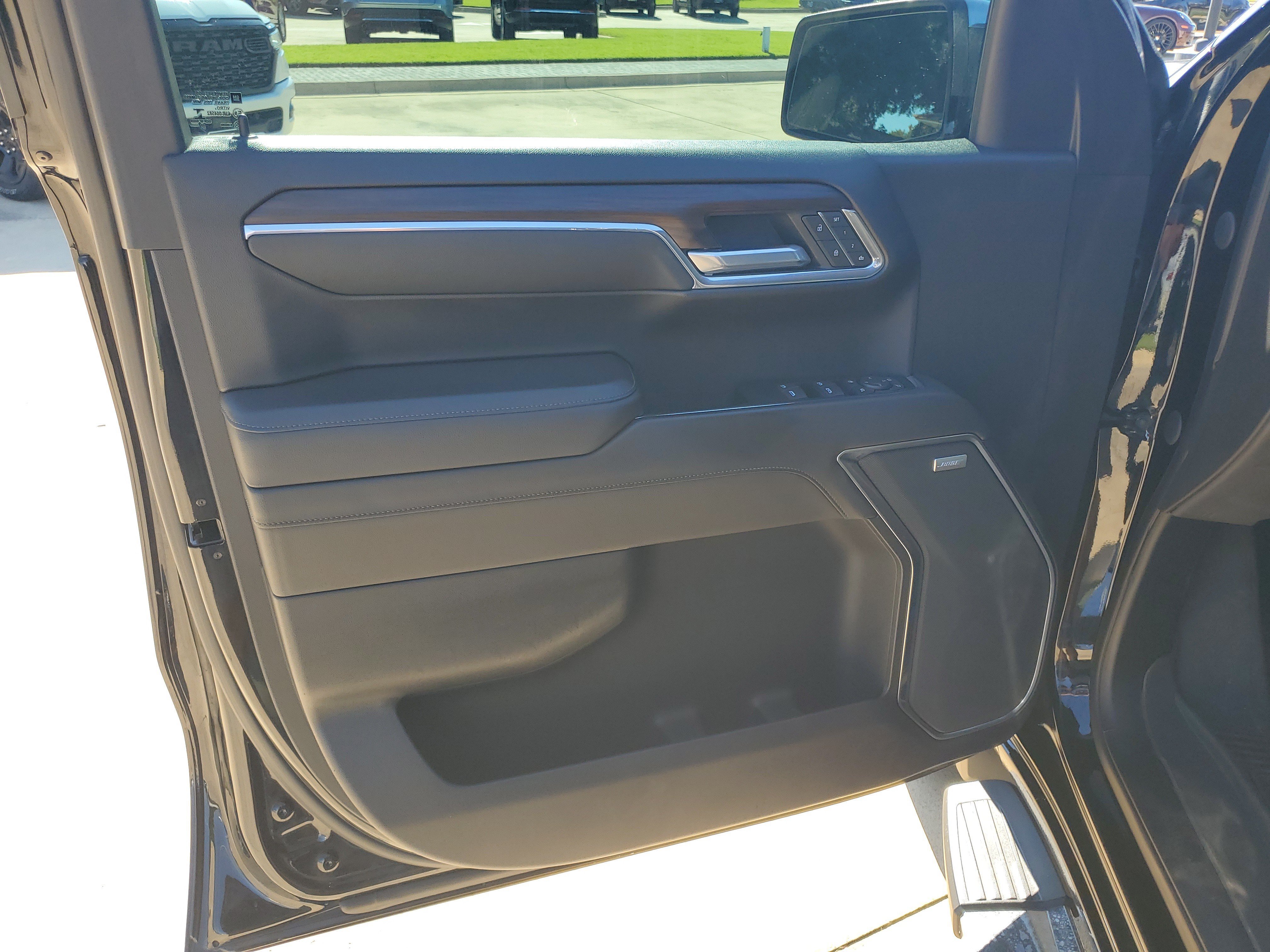 Used 2022 GMC Sierra 1500 SLT w/ SLT Premium Plus Package AWD/4WD image 13