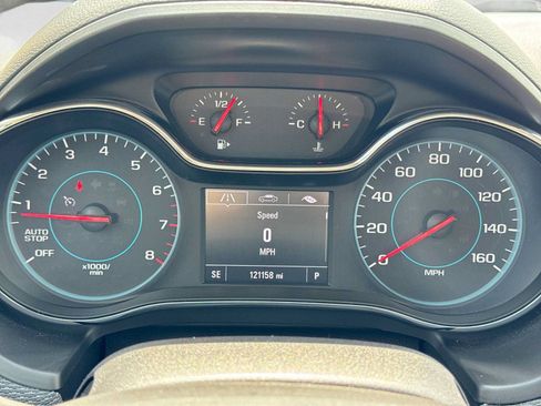 Used 2018 Chevrolet Cruze LT w/ Convenience Package FWD image 32