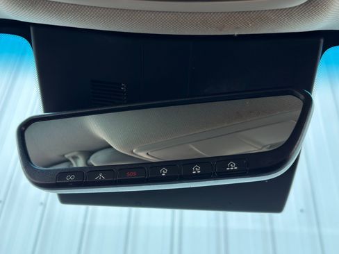 Used 2022 Genesis G70 2.0T image 31