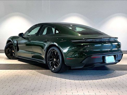 Used 2025 Porsche Taycan image 3