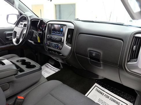 Used 2018 GMC Sierra 2500 SLE w/ SLE Preferred Package AWD/4WD image 16
