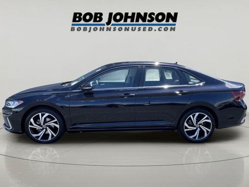Used 2025 Volkswagen Jetta SEL FWD image 6