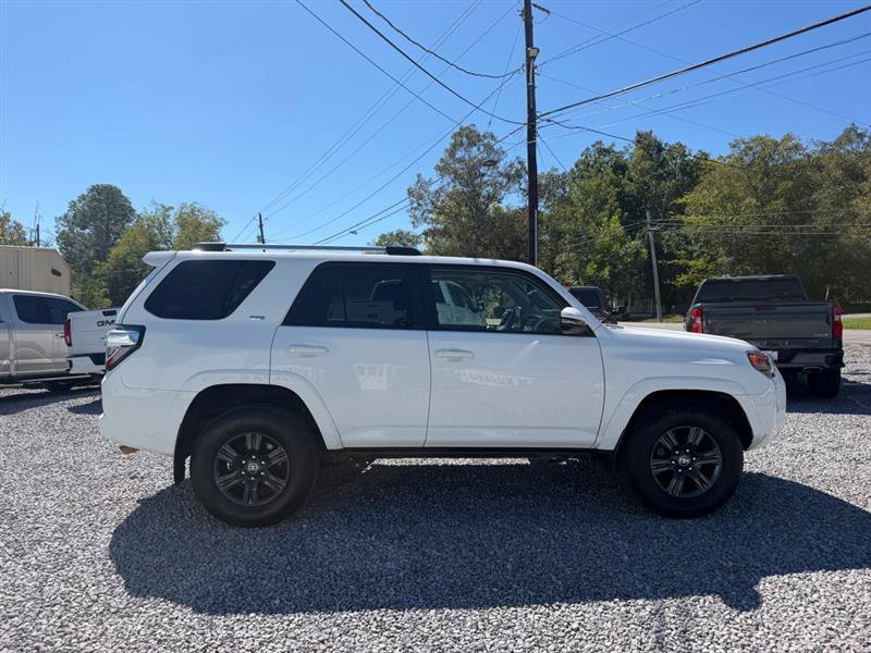 Used 2022 Toyota 4Runner SR5 Premium w/ Moonroof Package RWD image 7