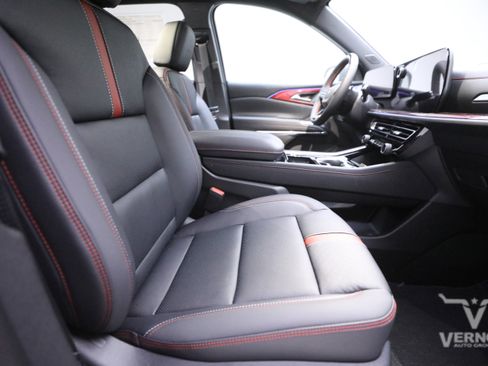 New 2026 Chevrolet Traverse RS image 11