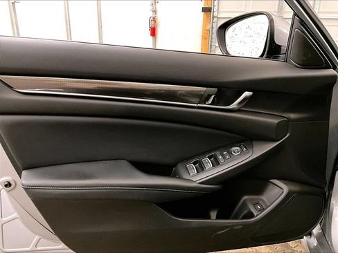 Used 2018 Honda Accord Sport image 22