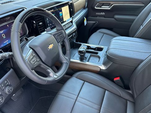 New 2026 Chevrolet Silverado 1500 High Country AWD/4WD image 9