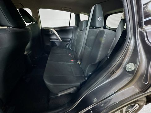 Used 2017 Toyota RAV4 LE FWD image 27