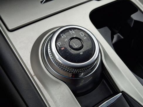 Used 2023 Ford Explorer XLT image 17